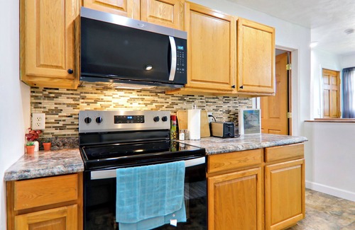 Lincoln Apartment | Fall Promo: NO Cleaning Fee! Fully Furnished Detached Garage Apartment