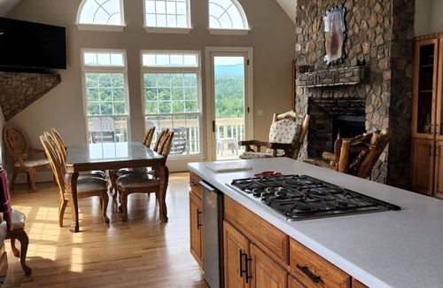 Dahlonega House | FALL SPECIALS… nPrivate Lakeside Estate on 40 acres w/Million Dollar View