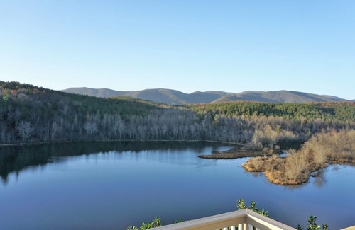 Dahlonega House | FALL SPECIALS… nPrivate Lakeside Estate on 40 acres w/Million Dollar View