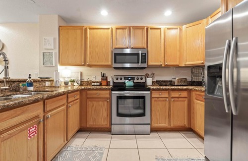 Rock Harbor House | Fall & Winter Deals 4BR/4BA Mariner’s Club Retreat — Spring Dates Open!