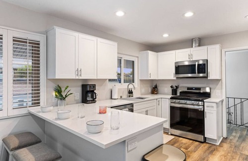 Fallbrook House | Fallbrook Pool House | Hot Tub | 5 BR | 15 Guests