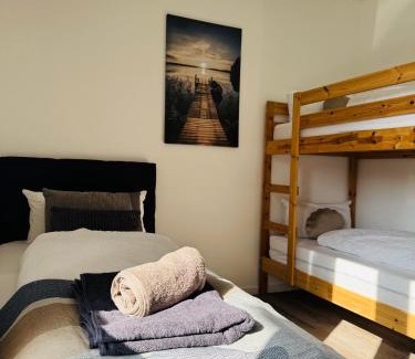 Bad Schwartau Apartment | Familientraum 10min zur Ostsee und nach Lübeck Zentrum mit Parkplatz & Balkon