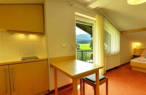 Rosenbach Apartment | Familienzimmer Mansarde Groß - Kurz - Alpen Adria Gasthof Rausch