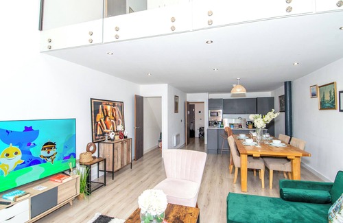 Bradford Apartment | Families and Contractors