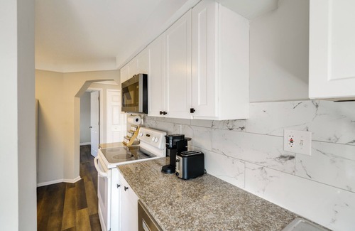 Roseville Apartment | Families Welcome! Convenient Roseville Duplex