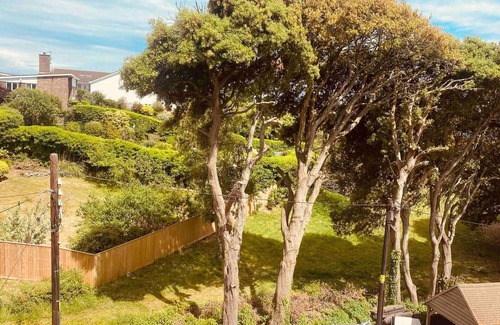 Dawlish Apartment | Family 4-bed Apartment in Dawlish With Sea View