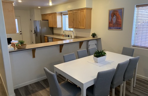 Moab South Valley House | Family and Pet Friendly! Luxurious Backyard Amenities! Jacuzzi! Lots of Parking!