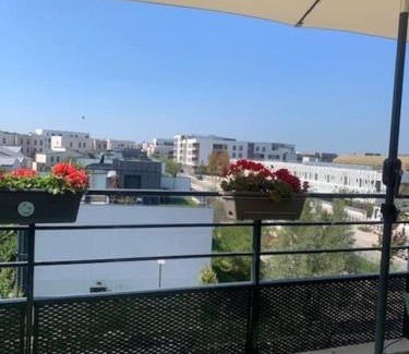 Saint-Cyr-l'Ecole Apartment | Family Appartment with balcony