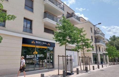 Saint-Cyr-l'Ecole Apartment | Family Appartment with balcony