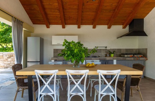 Makovci Villa | Family Casa Ida with pool and grill in Grožnjan