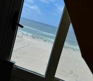 Al-'Amriyah Apartment | Family Condo With Panoramic Sea View 2