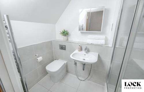 Maidenhead House | Family & Contractor Friendly 3 bed house Sleeps 6 in Maidenhead