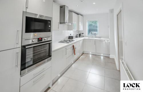 Maidenhead House | Family & Contractor Friendly 3 bed house Sleeps 6 in Maidenhead