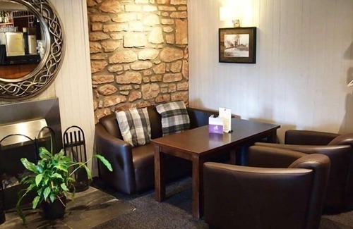 Inchture Hotel | Family Ensuite with Shower at Inchture Hotel