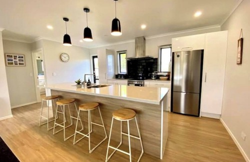Mangakino House | Family Escape to the lake