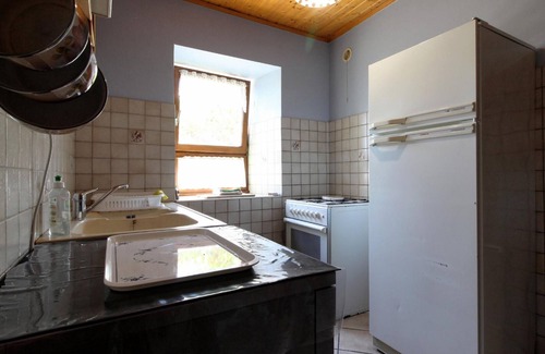 Anchenoncourt-et-Chazel Cottage | Family cottage for 6 with game room and private parking