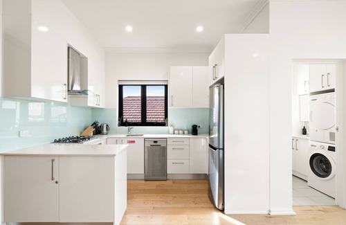 North Bondi Apartment | Family Friendly 2BR Apartment with Terrace
