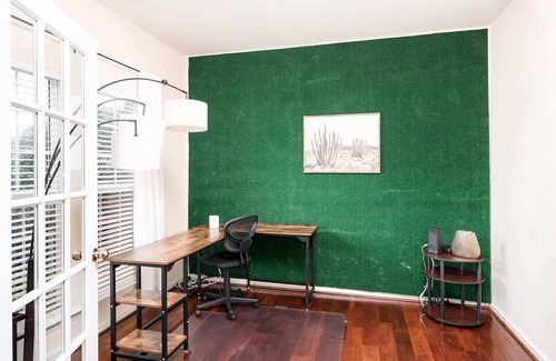 Charlotte House | Family-Friendly 3 Charlotte Home W/ Outdoor Patio!