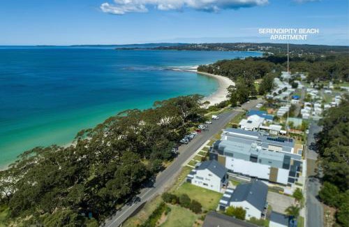 Huskisson Apartment | Family-Friendly 3BR - Steps from the Beach