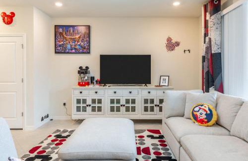 Four Corners House | Family-Friendly 5BR with BBQ & Resort Perks