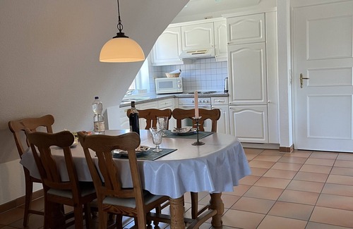 Wrixum Apartment | Family-friendly apartment with garden use, private terrace and beach chair