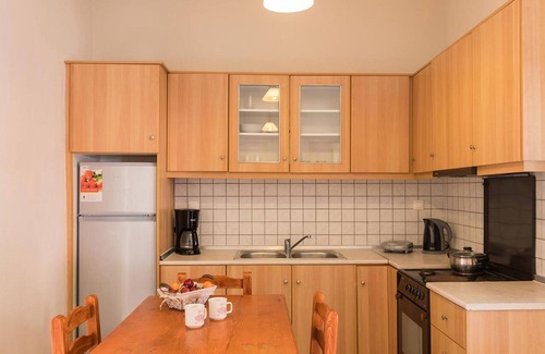 Parelia Apartment | Family Friendly Apartments With a Swimming Pool on Pelekas Beach