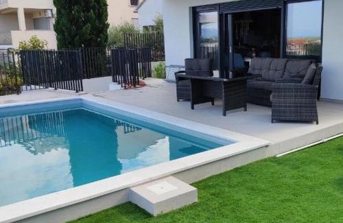 Susica Apartment | Family-friendly apartments with swimming pool Murter - 22942