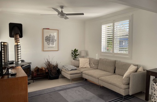 Callala Beach House | Family friendly beach house- seconds to the beach!