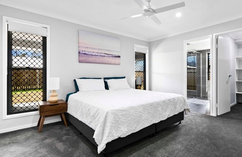 Eli Waters House | Family Friendly Beach House in Point Vernon