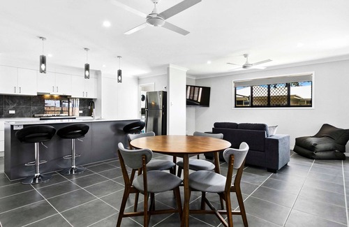 Eli Waters House | Family Friendly Beach House in Point Vernon