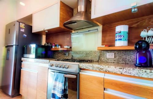 Zona Hotelera Villa | Family-Friendly Beachfront Villa Private Pool Sleeps 10 Gated Access