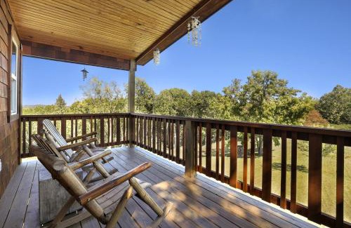 Eureka Springs House | Family-Friendly Cabin with Hot Tub in the Ozark Mountains and nearby Beaver Lake, Eureka Springs