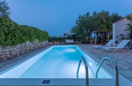 Korithi House | Family Friendly Charming Cottage with private pool