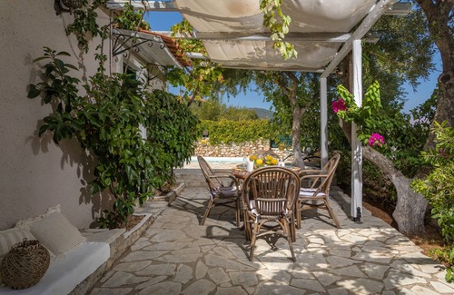 Korithi House | Family Friendly Charming Cottage with private pool