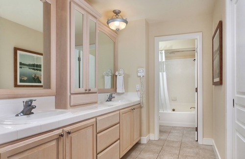 Coeur d'Alene Resort | Family-Friendly Condo Steps to Lake w/Resort Indoor Pool & Full Kitchen