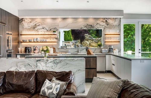 New Fairfield House | Family Friendly/Direct Waterfront/Chefs indoor & outdoor kitchen/3 fireplaces