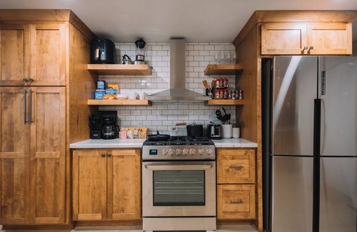 Apple Creek House | Family Friendly Downtown Apple Creek by Antiques