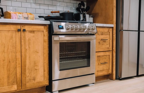 Apple Creek House | Family Friendly Downtown Apple Creek by Antiques