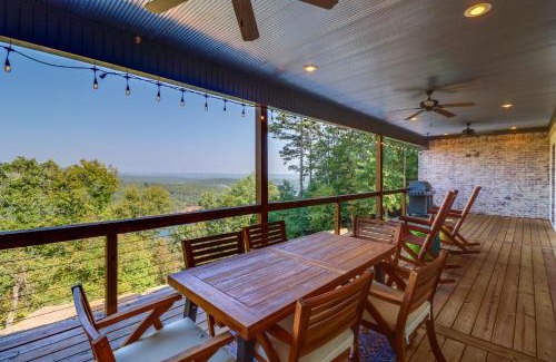 Edgemont House | Family-Friendly Edgemont Home with Deck and Lake Views