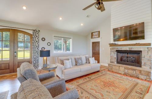 Edgemont House | Family-Friendly Edgemont Home with Deck and Lake Views