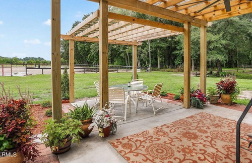 Seabrook Other | Family Friendly, Equine Friendly,