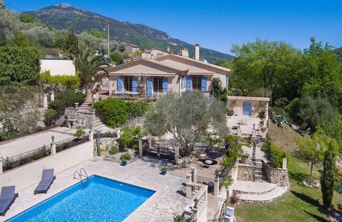 Le Bar-sur-Loup Villa | Family friendly Villa with salt water pool and large garden.