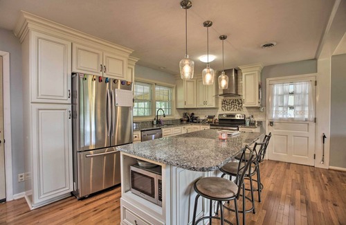 Bridgewater House | Family-Friendly Getaway w/Fire Pit & 2 Kayaks!