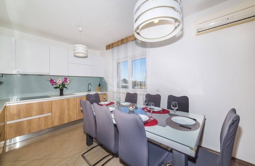 Rudine House | Family-Friendly Holiday Home with Private Pool, Playground, and BBQ - Three Bedroom Holiday Home