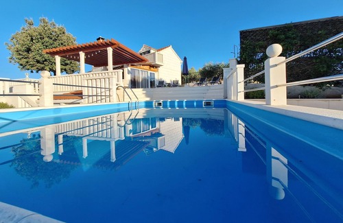 Praznica House | Family friendly house with a swimming pool Pražnica, Brač (K-24570)