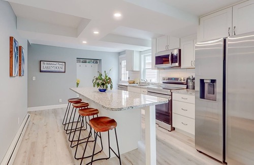 Raymond House | Family Friendly, Lake House Retreat with Tennis Courts & Boat Launch