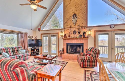 Murphy House | Family-Friendly Murphy Cabin with Deck and Fire Pit!