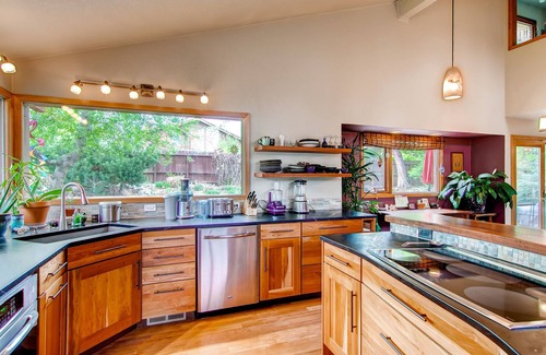Arapahoe Ridge House | Family-Friendly Oasis 10 Minutes to Downtown Boulder