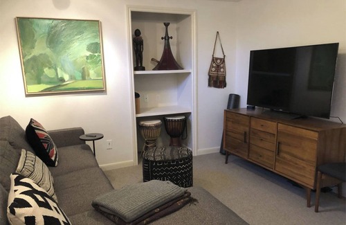 South Boulder House | Family Friendly, South Boulder home close to Hiking Trails, WiFi and Fenced yard
