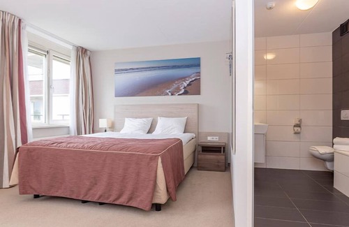 Kamperland Hotel | Family Friendly Stay | Resort & Spa Access, Beach & Outdoor Adventure | 4 Units